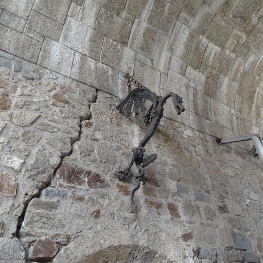 Dragon at the entrance to the Castle. Photo: LC archive