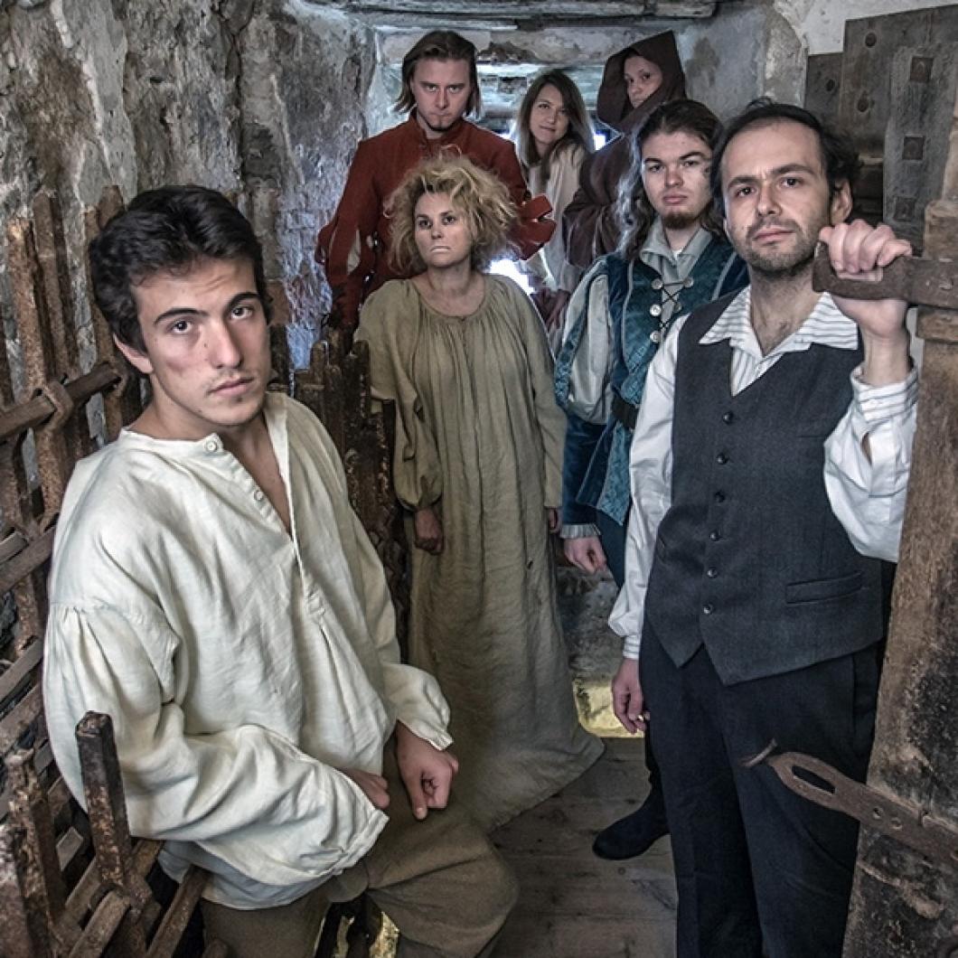 Izza grajskih rešetk. Foto: Miha Mally