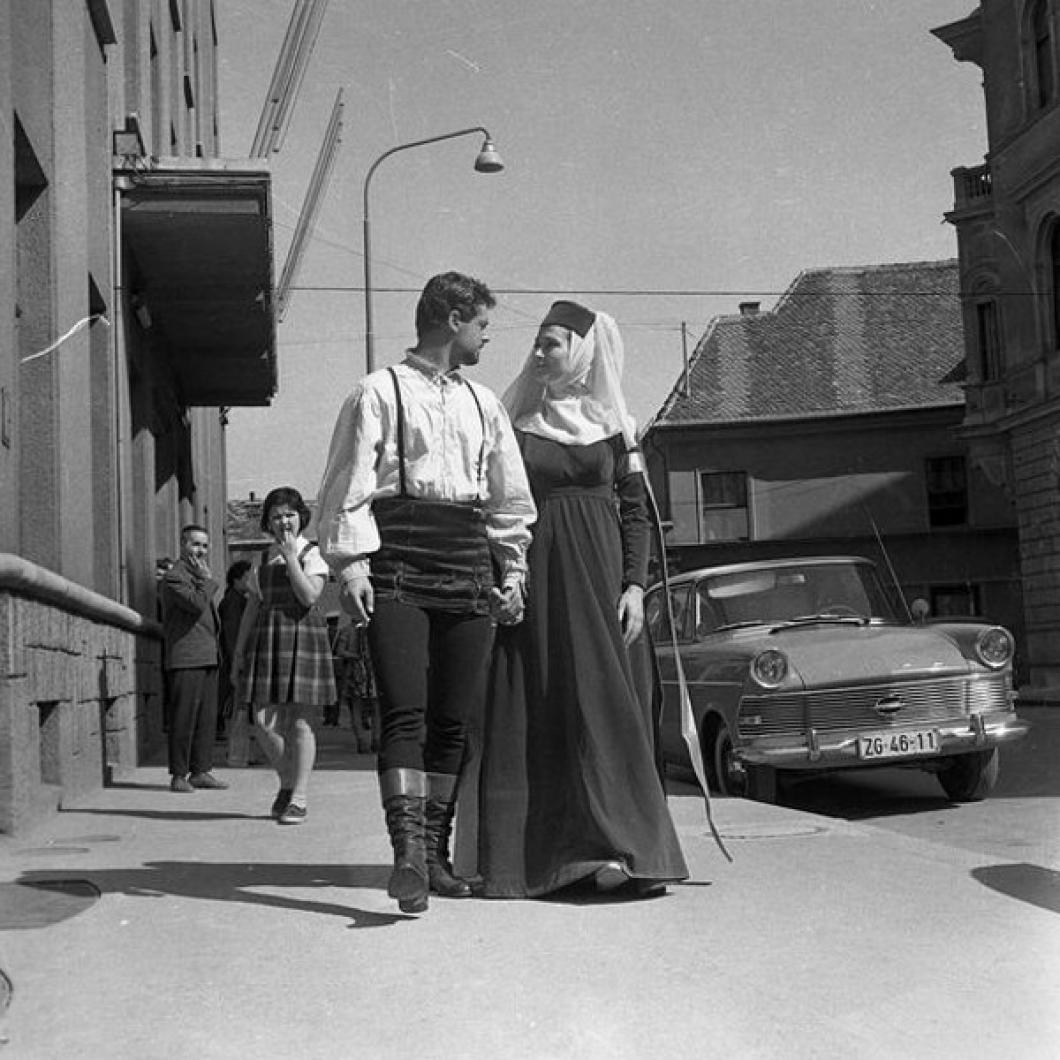 Filming of Robin Hood (an Italian version coproduced by Triglav Film) in May 1962 at the Ljubljana Castle – with director Umberto Lenzi and principal actors Gia Scala and Don Burnett (in the photograph).