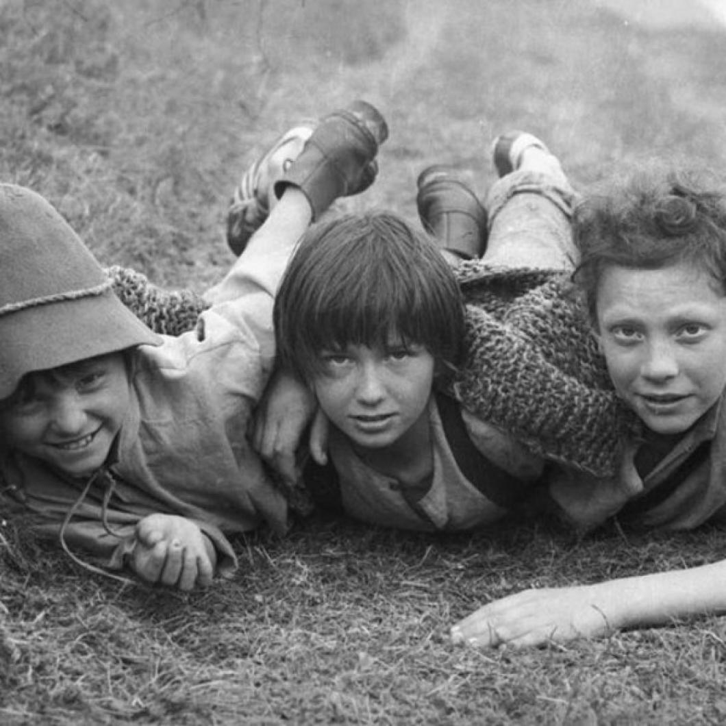 Filming of the first socio-critical film for children Pastirci (based on a book by France Bevk) in Sorica in 1973. The director was France Štiglic (assistant Tugo Štiglic, director of photography Rudi Vavpotič). The photograph shows young actors (from the left): Bogo Ropotar (Blaže), Miha Levstek (Lenart) and Andrej Cevka (Ferjanč).