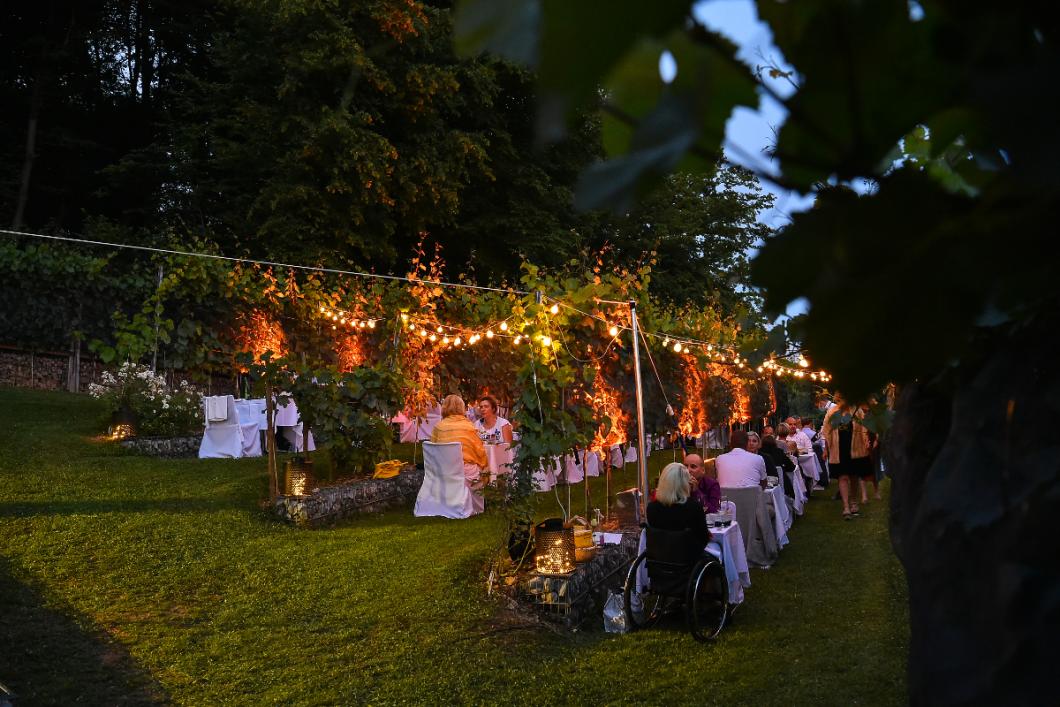 Dinner in the Castle Vineyard. Photo: Peter Irman