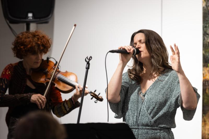 Ana in oni. Foto: Boštjan Pucelj