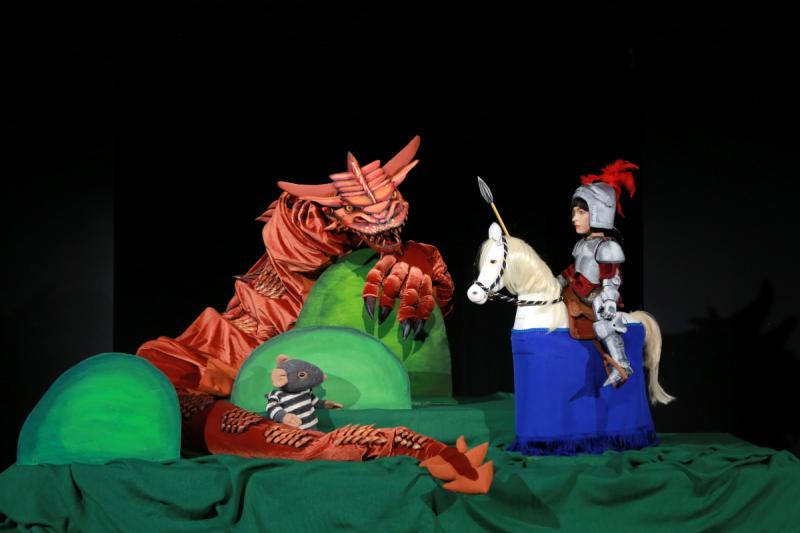 Friderik in zmaj. Foto: Miha Mally