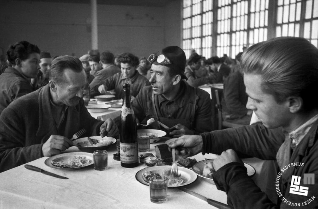 Leon Jere, workers' restaurant Litostroj, Ljubljana, November 15 1949, The Foto Slovenija Collection, inv. no. FS5152_10.