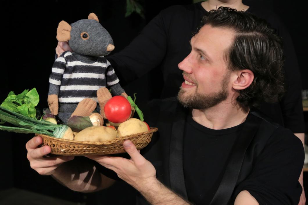 Začimbe in zeli za okusne jedi, podgana Friderik in Žiga. Foto: Miha Mally