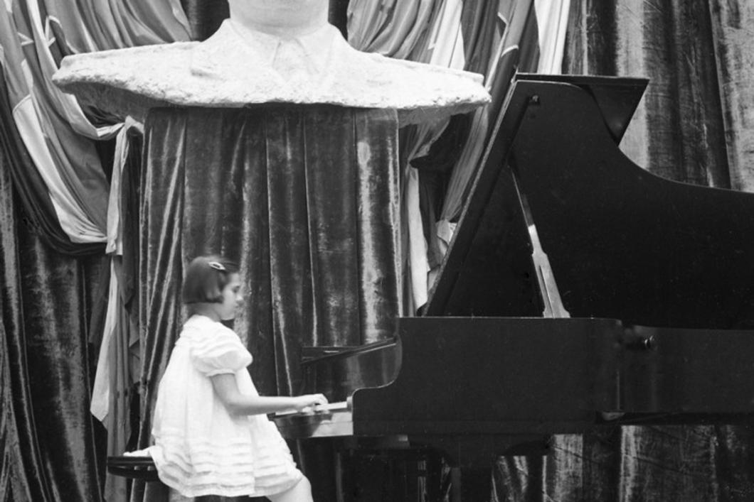 Pianist Dubravka Tomšič, Ljubljana, 11 December 1950. Photo: Vlastja Simončič