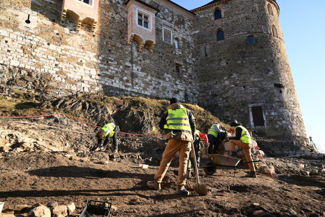 Dokumentiranje arheoloških ostalin ob trenutnih arheoloških raziskavah. Foto: Matija Lukić