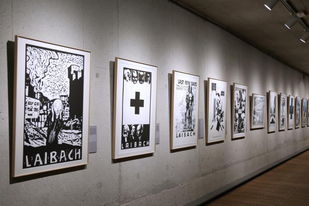 Razstavni prostor razstave Laibach: Svoboda vodi ljudstvo. Foto: Miha Mally