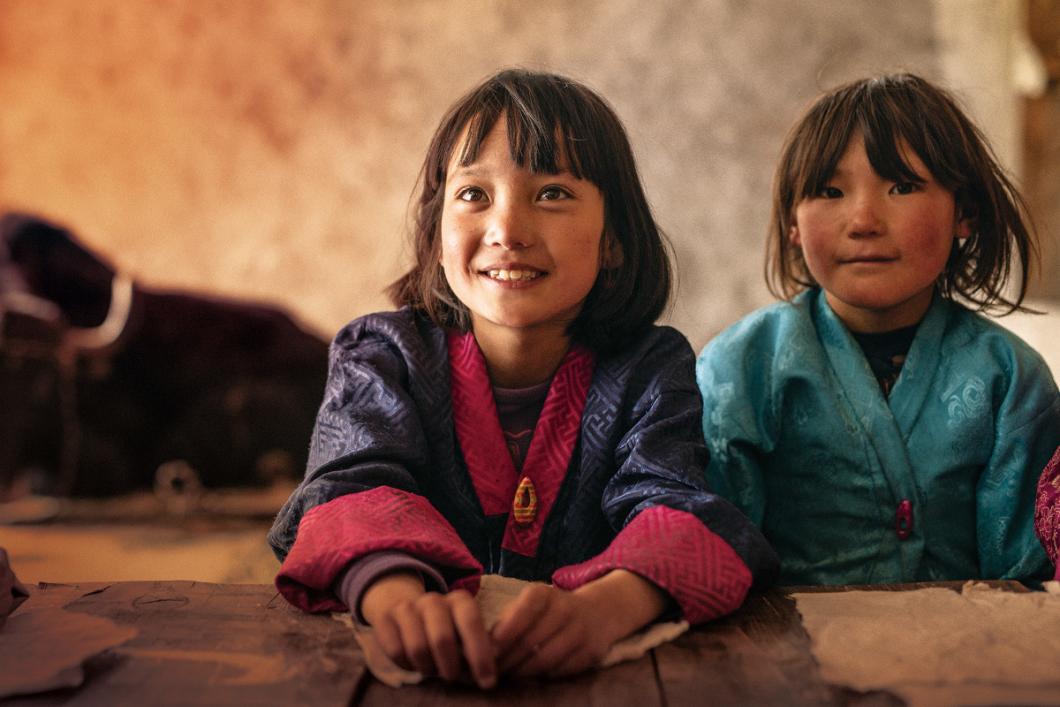 Lunana: A Yak in the Classroom