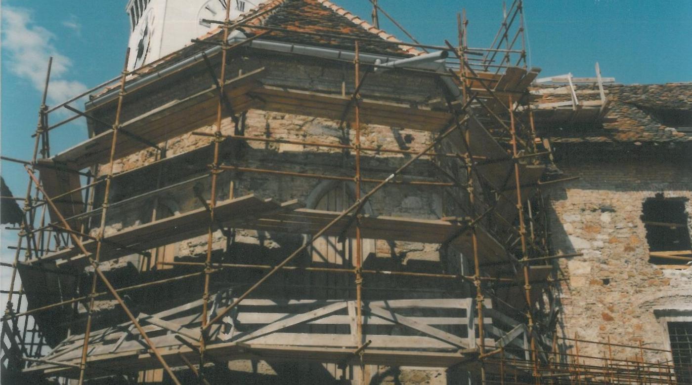Zunanjost Grajske kapele med obnovo. Foto: arhiv Ambient