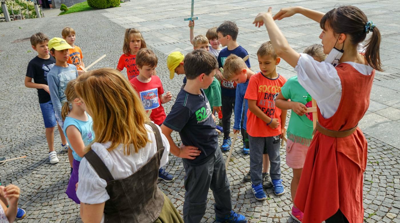 Poletno počitniško varstvo na Ljubljanskem gradu. Foto: arhiv LG