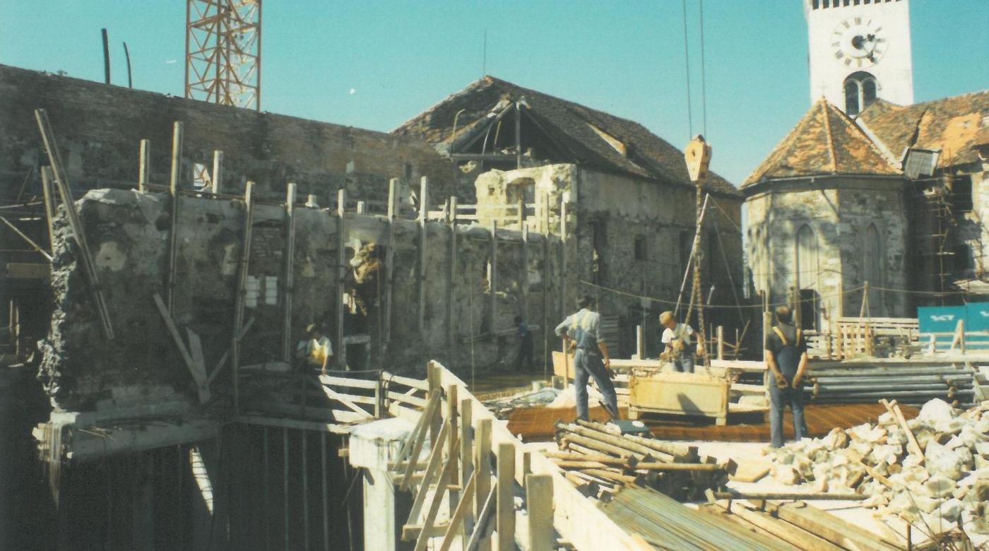 Castle Courtyard, reconstruction. Photo: Ambient