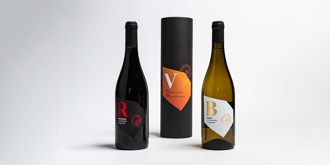 Steklenica grajskega vina Rdečegrajca in Belpina z darilno embalažo