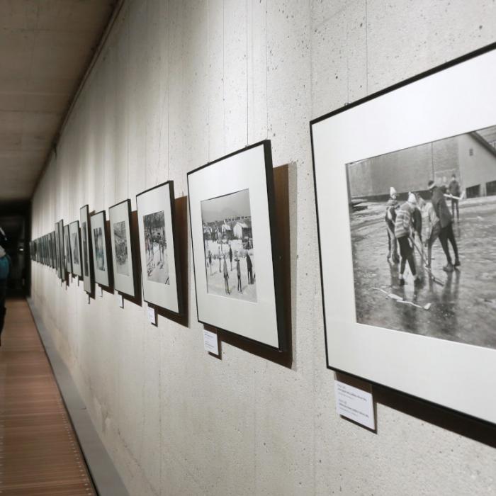Poti srečevanja - tokrat na fotografski razstavi v Galeriji "S"