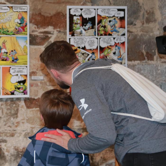 Razstava stripov Mikija Mustra na ogled v Peterokotnem stolpu