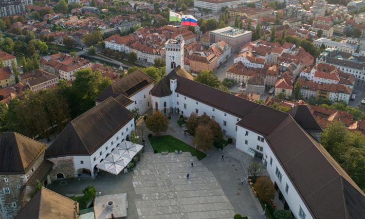 Upoznaj dvorac pomoću uspinjače i audio vodiča