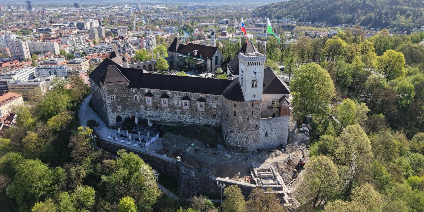 1400pxF. Tadej Hrzenjak Tominc 1